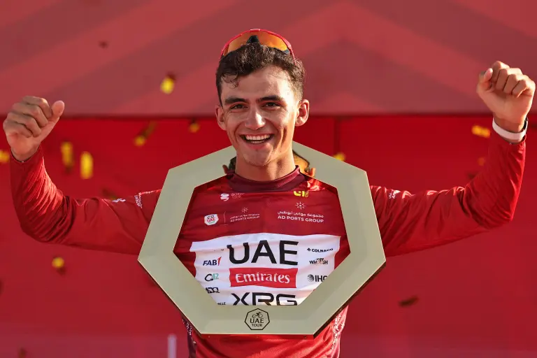Isaac del Toro queda fuera de la Amstel Gold Race 2026 por lesión