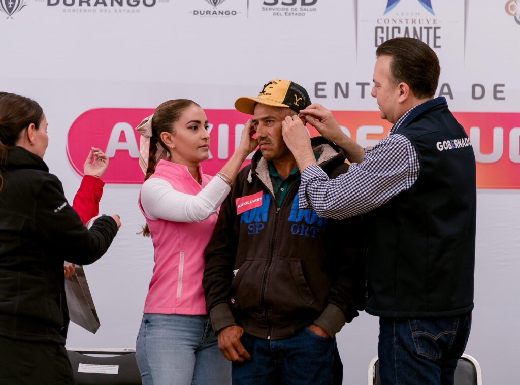 Más de 3 mil duranguenses vuelven a escuchar con apoyo de Marisol y Esteban
