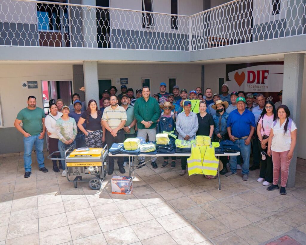Cumple Ayuntamiento de Tepehuanes con entrega de equipo a Servicios Públicos