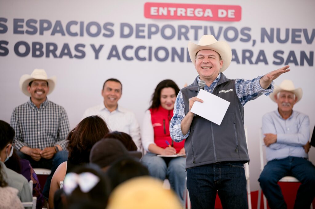 Esteban lleva obras de agua, drenaje y puente vado a San Bernardo para mejorar servicios