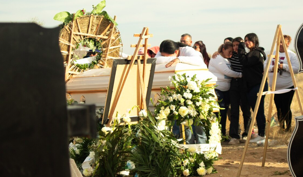 Ceci Flores sepulta a su hijo tras años de búsqueda en Sonora