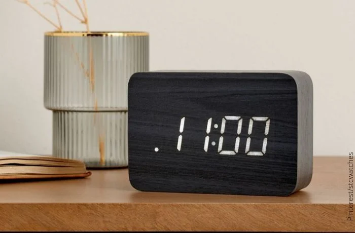 El significado espiritual de ver horas exactas en el reloj: esto dice la numerología