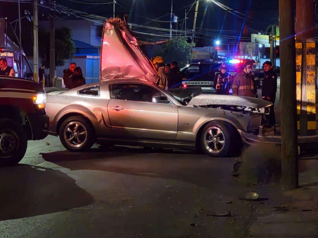 Muere conductor tras chocar contra poste en Juárez