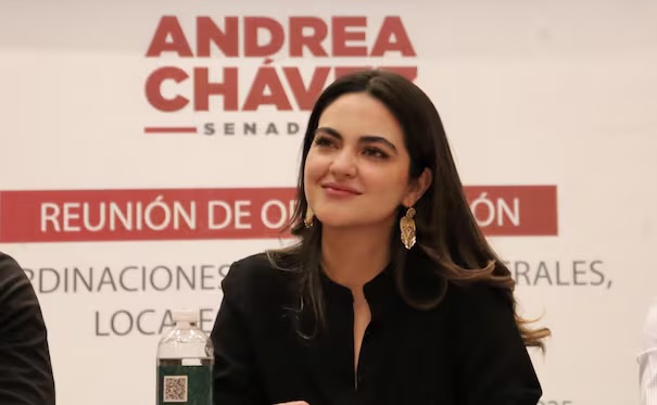Andrea Chávez deja el Senado por embarazo