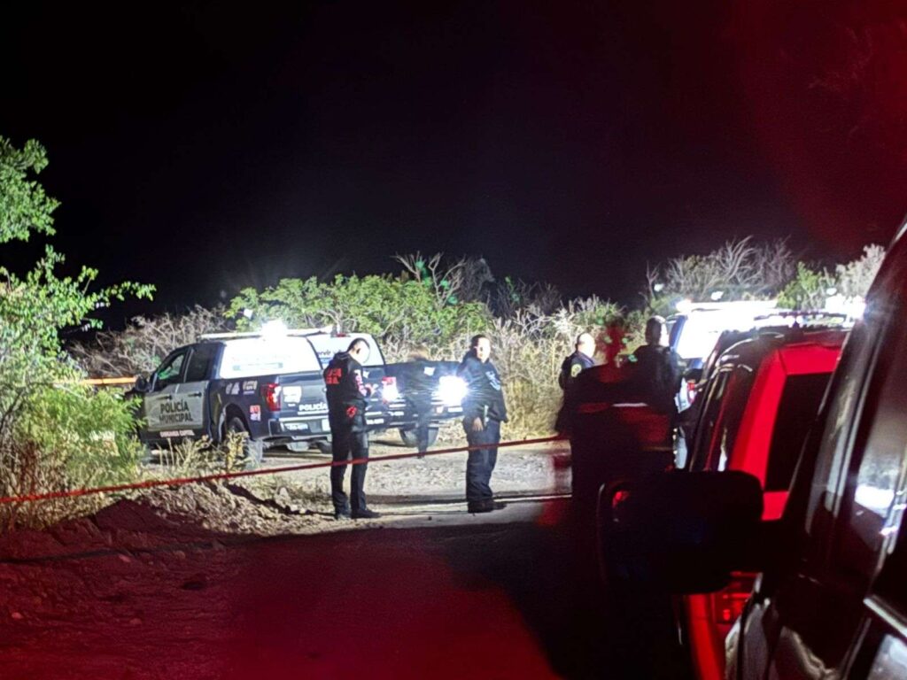 Lo hallan sin vida dentro de camioneta en brecha rumbo a La Haciendita