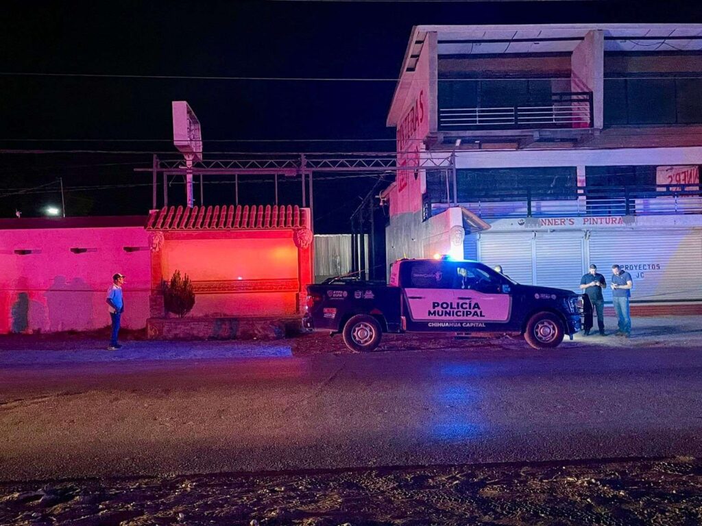 Atacan a balazos a hombre tras solicitar servicio de grúa