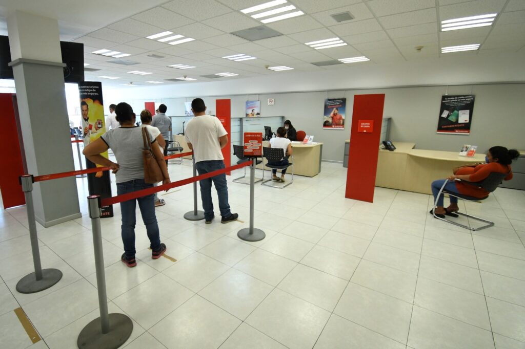 ¿Abrirán los bancos el 1 de mayo? Esto debes saber