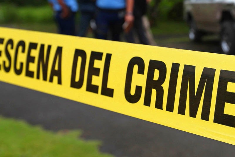 Hombre asesina a su pareja e intenta enterrarla; su suegro lo descubre
