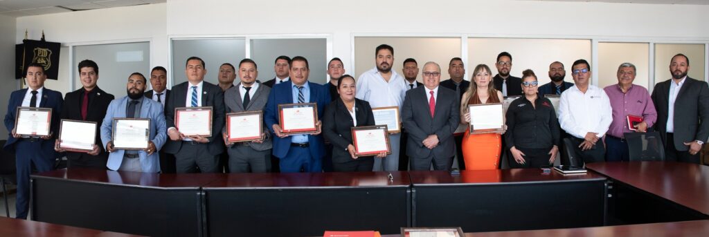 Grupo Santander reconoce labor de personal de la Fiscalía de Durango