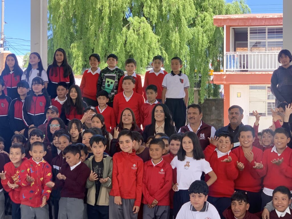 Impulsan reforestación en escuelas locales