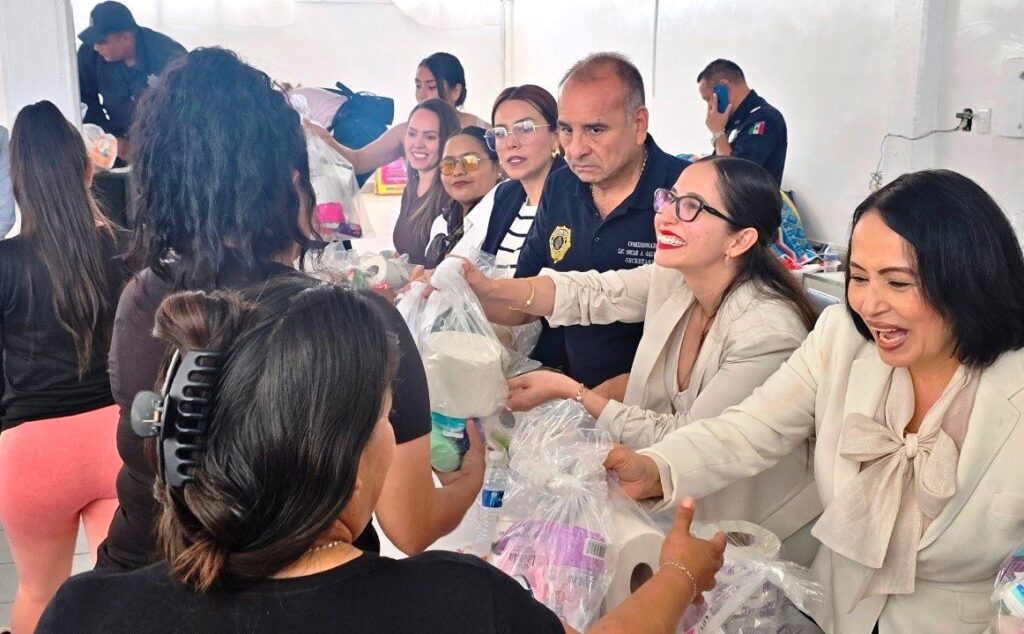 Gobierno entrega 350 kits a mujeres en prisión y refuerza salud y dignidad en reclusión