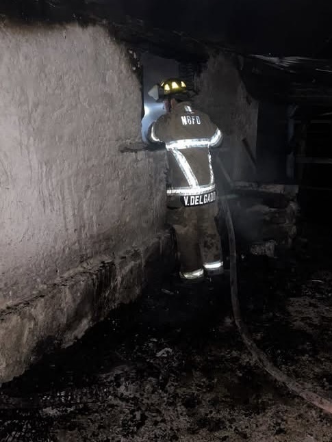 Atienden incendio en vivienda de madrugada