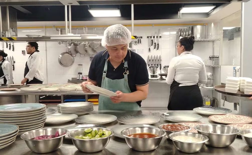 Proyecto “Tacos del Mundo” impulsa a migrantes repatriados a emprender