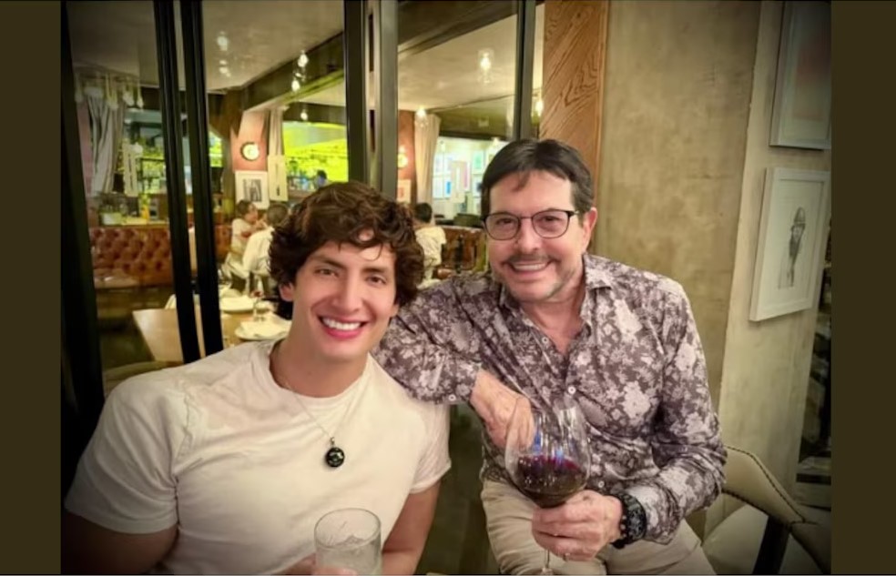 Pepillo Origel desata rumores de romance tras presumir foto con joven actor