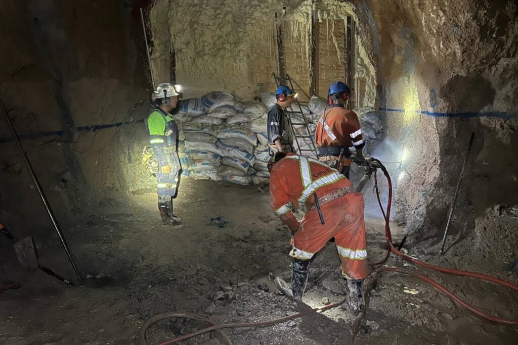 Rescate en mina Santa Fe cumple más de 180 horas con participación de 300 elementos