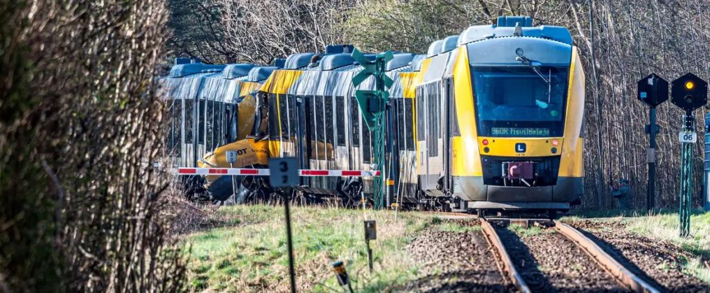 Grave choque frontal de trenes en Dinamarca deja varios heridos graves