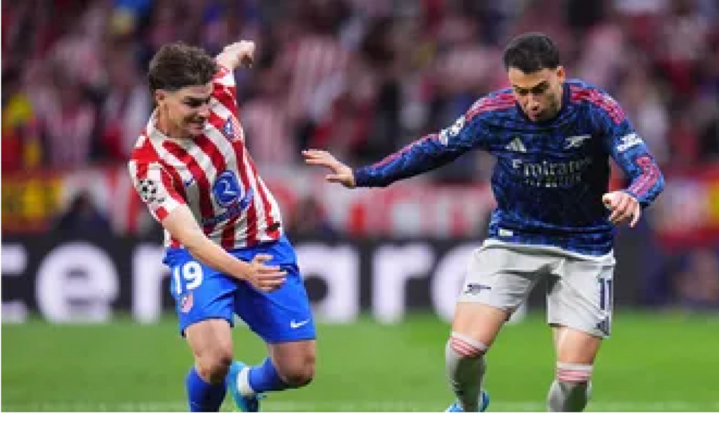 Polémica arbitral define empate entre Atlético y Arsenal