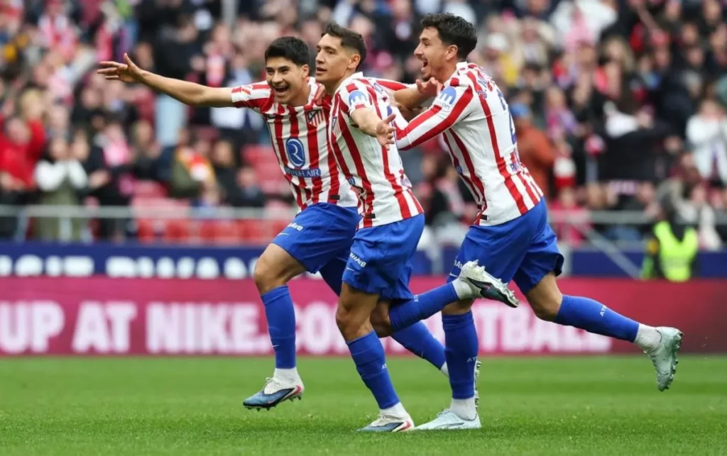 Dos mexicanos podrían ser campeones en Europa: Champions y Conference League