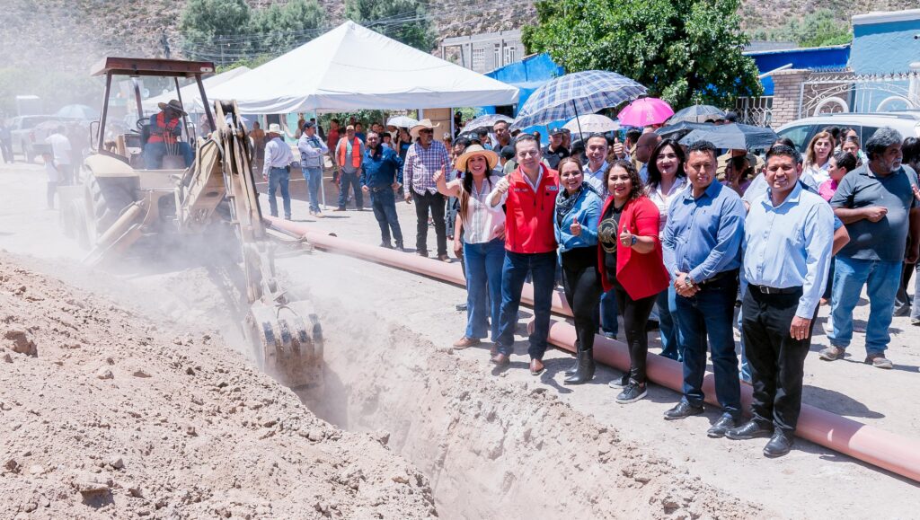 Esteban supervisa obras de agua y drenaje en Villa Nazareno para mejorar salud y servicios