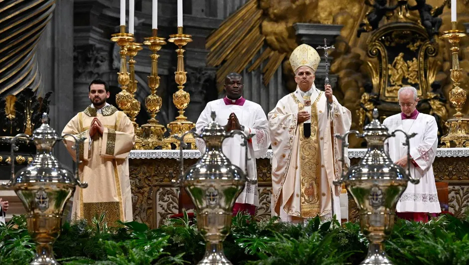 Papa León XIV llama a una Iglesia sin “lógicas de dominio” en su primera Misa Crismal