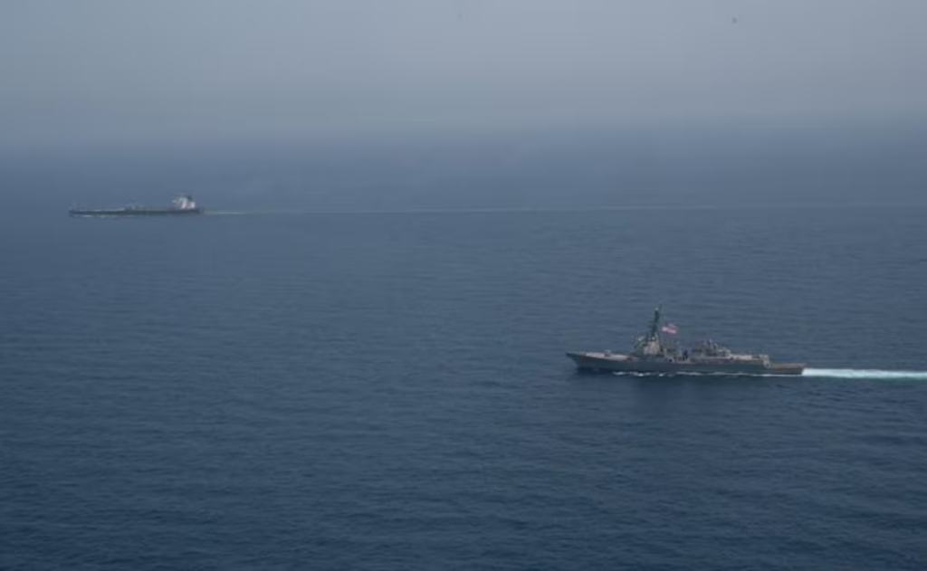 EU intercepta buque vinculado a Irán en medio de bloqueo naval
