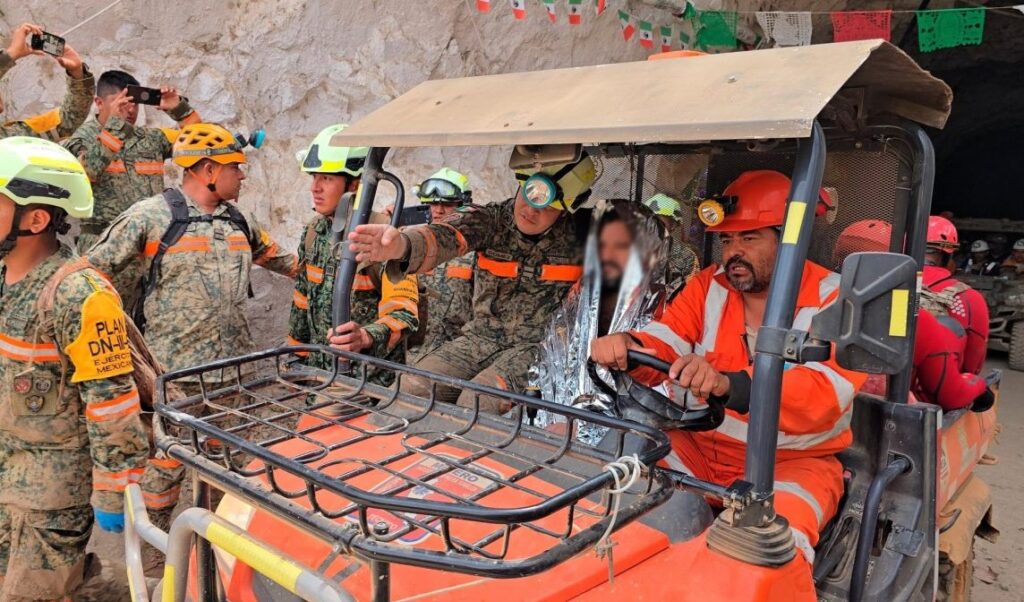 Rescataron al minero Francisco Zapata; lo trasladaron en helicóptero a Mazatlán