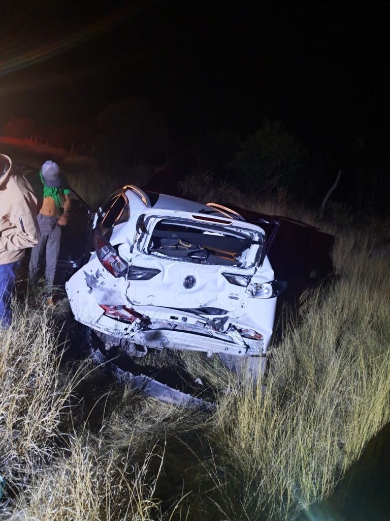 Chocan varios vehículos en la carretera a Parral