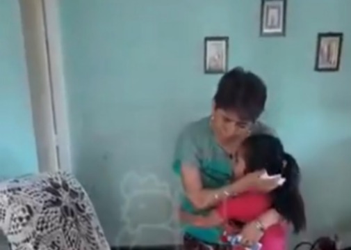 VIDEO: Juez da la custodia a la madre y niña suplica no volver con ella: «No quiero morir»
