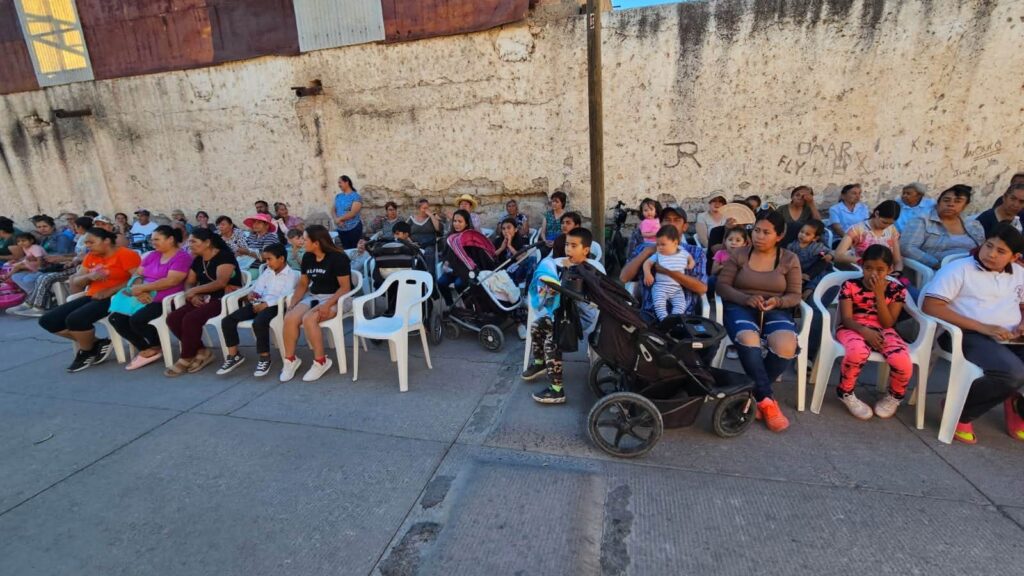 Gobierno Municipal atiende directamente a comunidades de Nombre de Dios
