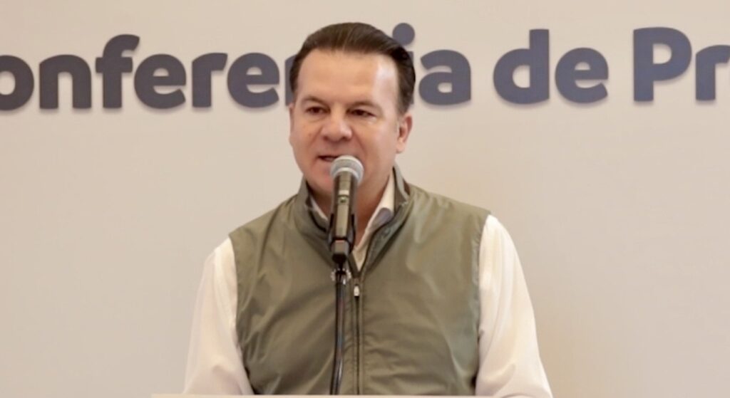 Salario mínimo ya pega a negocios y empuja informalidad: Villegas