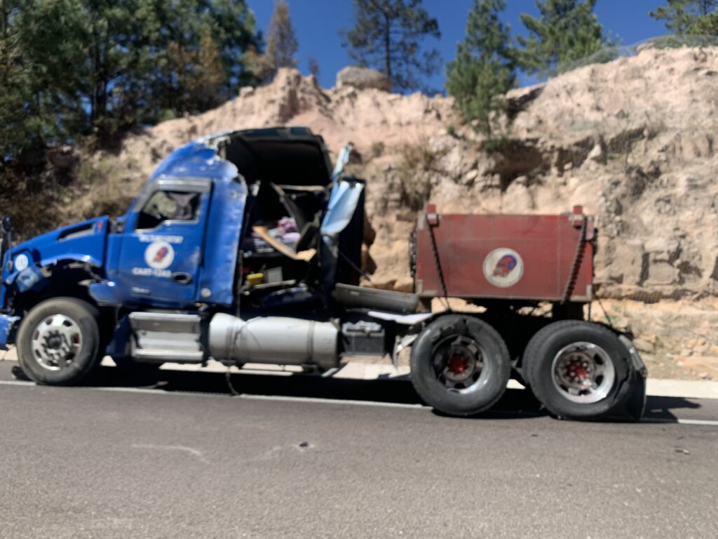 Accidente en supercarretera deja dos lesionados