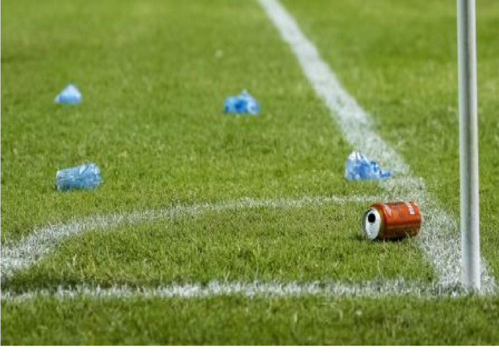 Futbol en México deja toneladas de residuos por partido