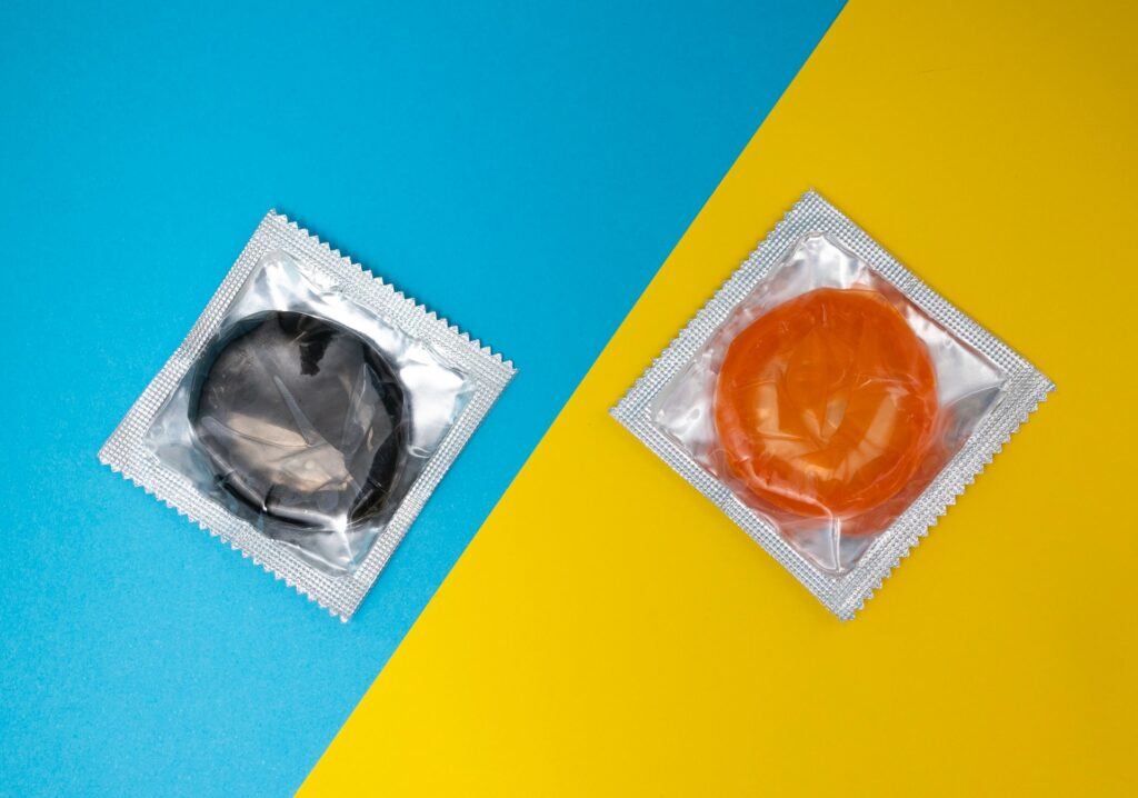 Guerra en Irán dispara aumentos en el precio de condones a nivel mundial