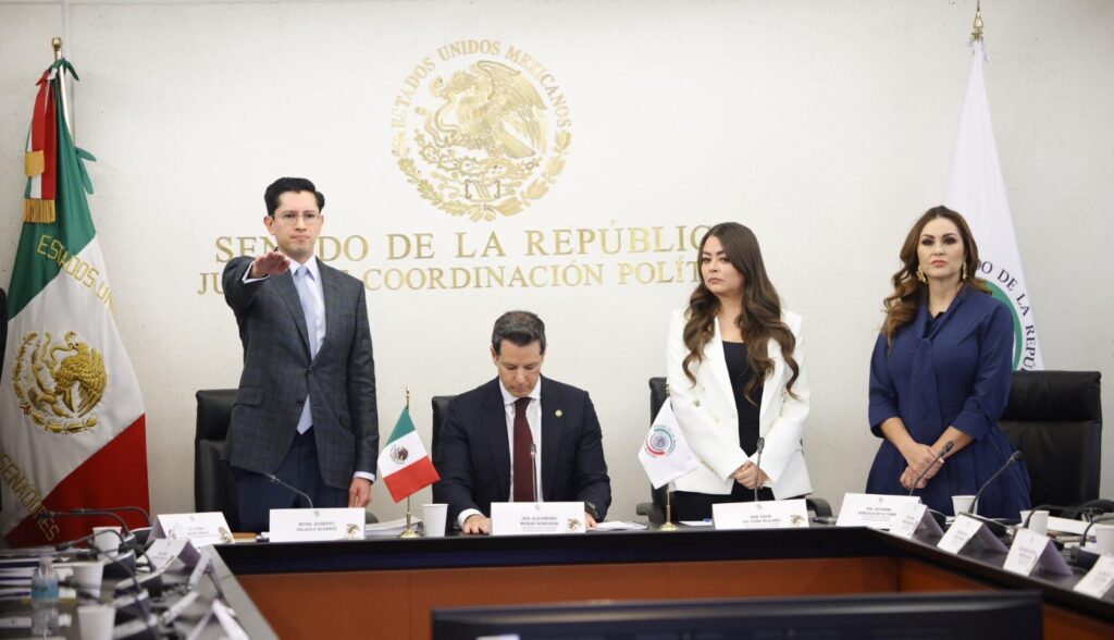 Senado ratifica a Roberto Velasco como nuevo titular de la SRE