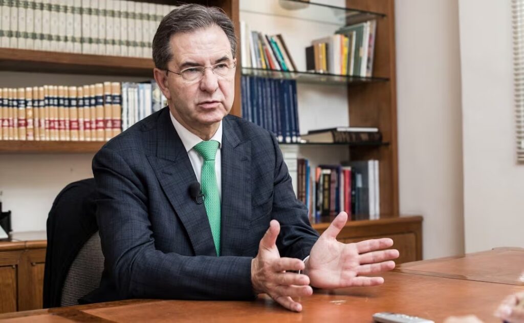 Esteban Moctezuma confirma que su salida como embajador ya estaba prevista