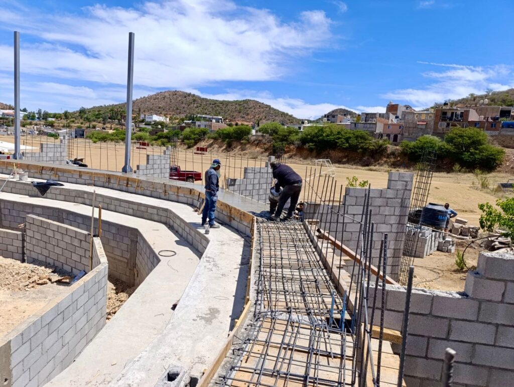 Avanza 70% obra civil del campo de béisbol del Tecnológico de Parral