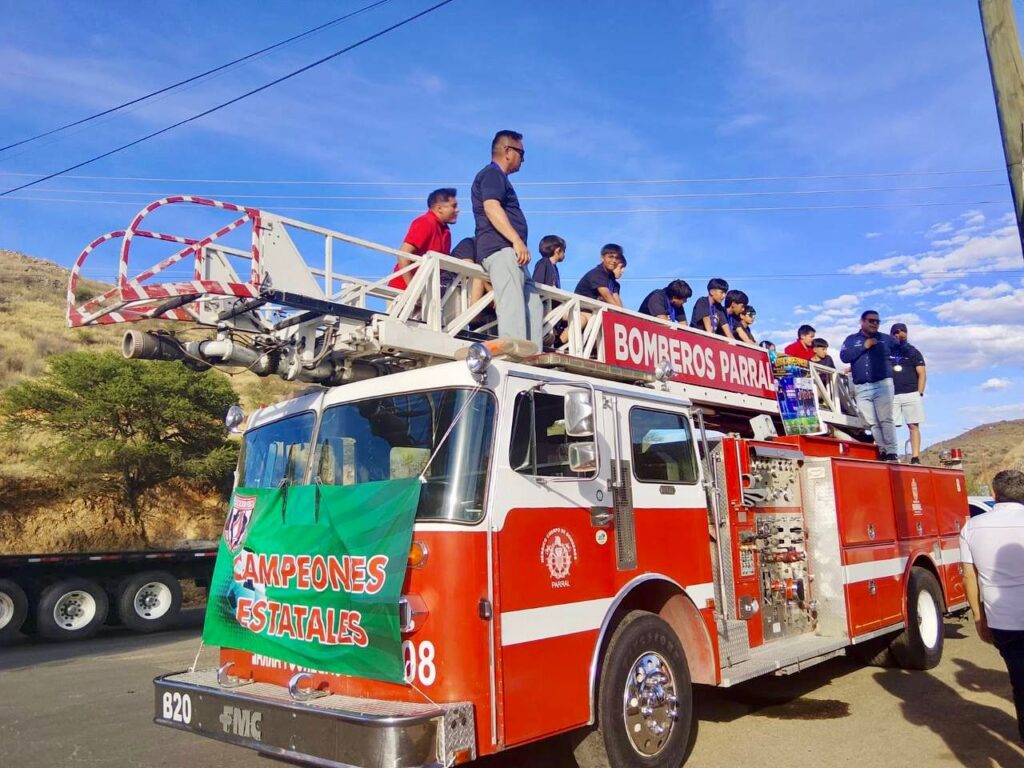 Gobierno de Parral reconoce a campeones estatales y los impulsa rumbo a la etapa nacional