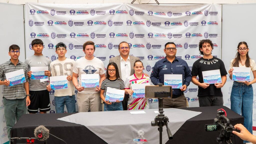 Entrega Gobierno de Parral estímulos deportivos a 60 beneficiarios
