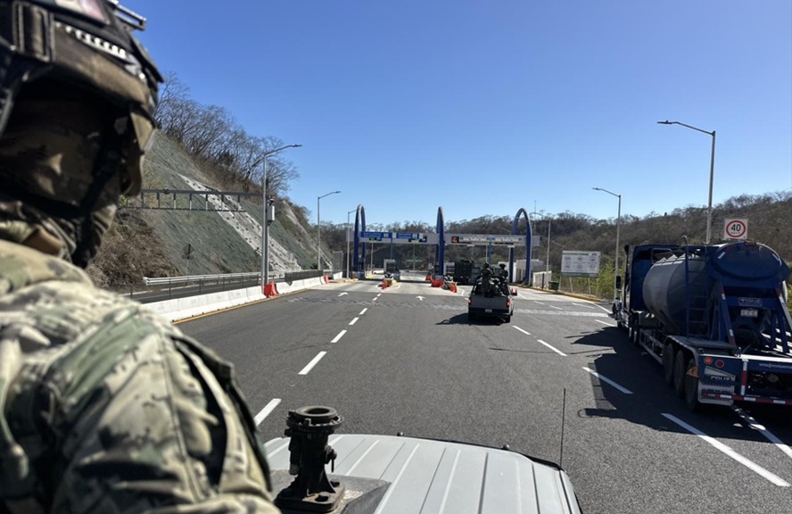 Autoridades mantienen operativos preventivos y vigilancia en carreteras para preservar la tranquilidad en Nayarit