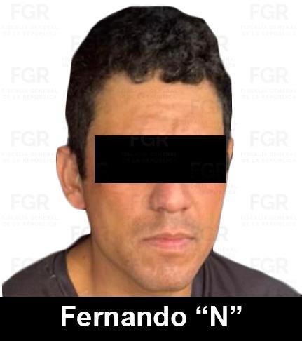 Federales lo agarran con más de mil pastillas ilegales