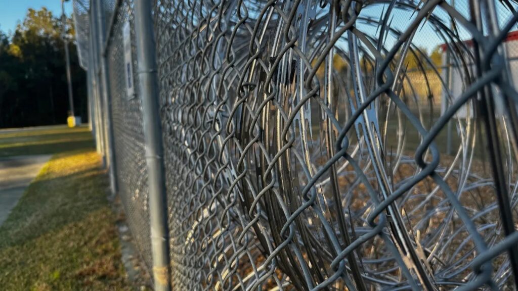 ICE impulsa contratos millonarios para infraestructura migratoria en EU