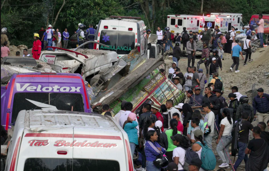 Al menos 14 muertos y 38 heridos tras explosión en la Vía Panamericana en Colombia