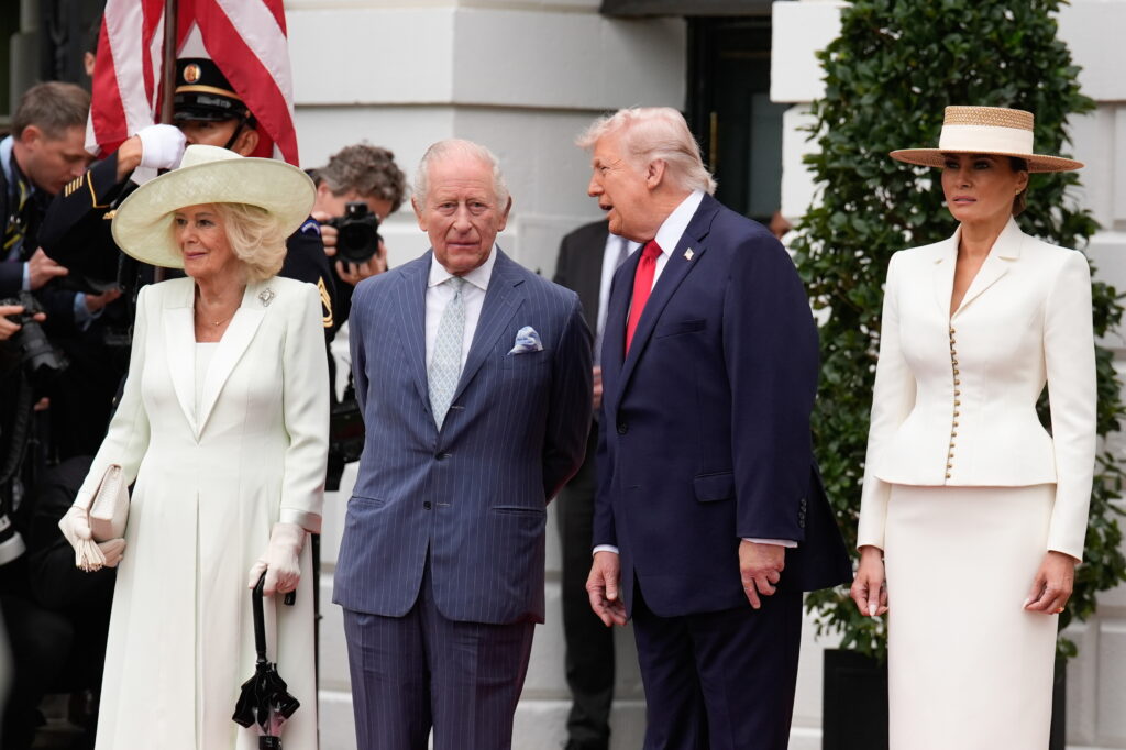 Trump recibe al rey Carlos III y destaca la “amistad más cercana” entre EU y Reino Unido
