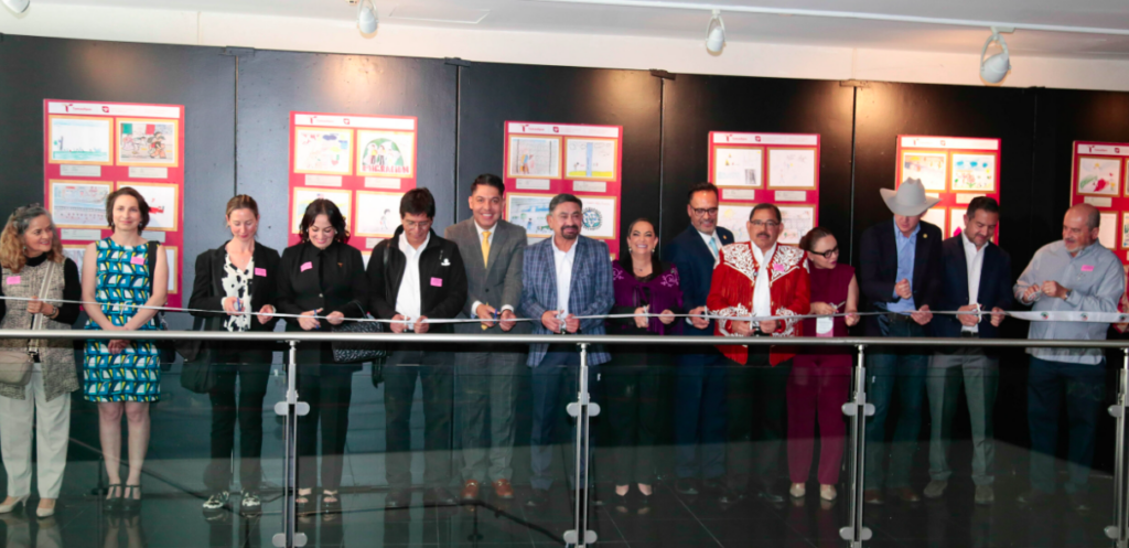 Senado de la República inaugura exposición sobre la niñez migrante