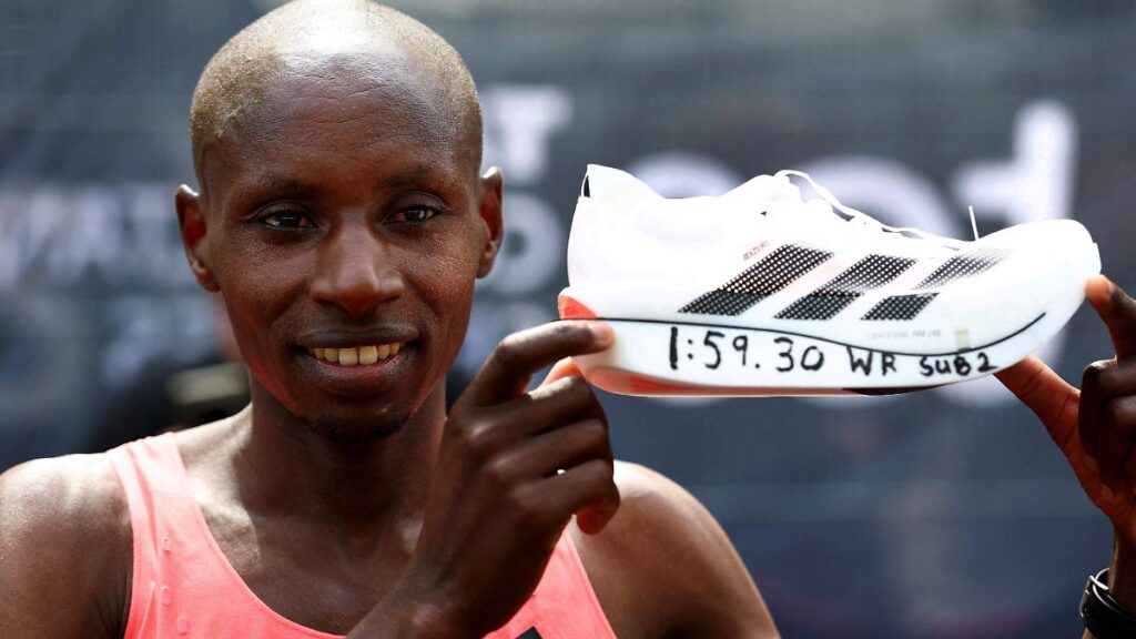 Sabastian Sawe hace historia: primer atleta en correr un maratón en menos de dos horas