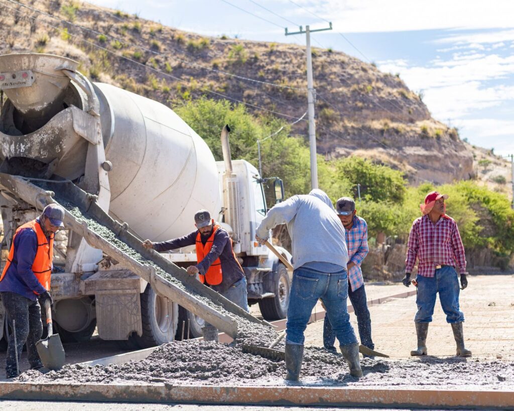 Pavimentación a colonias La Estación en Tepehuanes; beneficiará a más de 6 mil habitantes