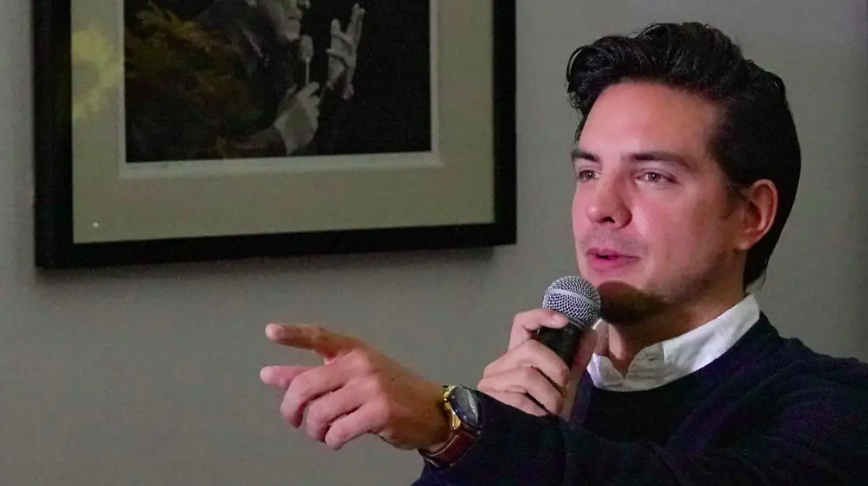 Vadhir Derbez denuncia red de extorsión tras acusaciones de presunto abu$0 s3xu4l