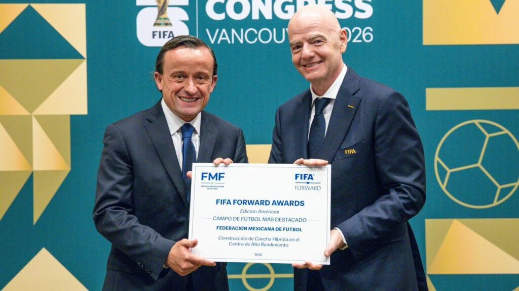FIFA reconoce a la Federación Mexicana por cancha híbrida rumbo al Mundial 2026