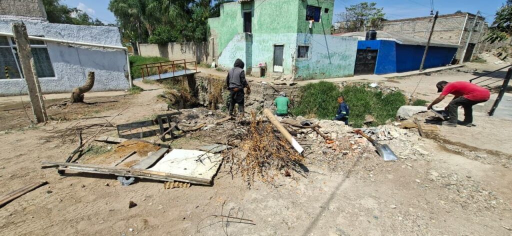 Tlaquepaque rehabilita canal de Tizapán para prevenir inundaciones y tiraderos clandestinos
