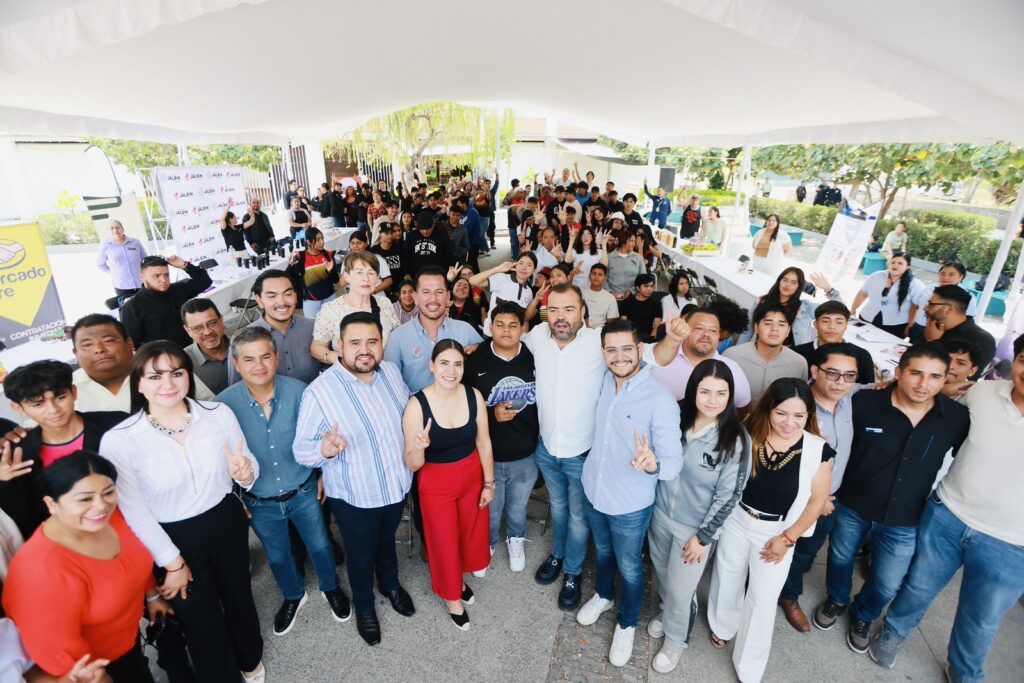 Tlajomulco impulsa el empleo juvenil con la feria “Mi Primera Chamba”